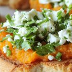 Zucca al forno in bruschetta con formaggio caprino