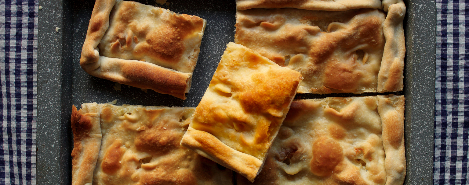 Schiacciata croccante al formaggio